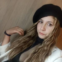 Aratna_Blonde_Tx in webcam