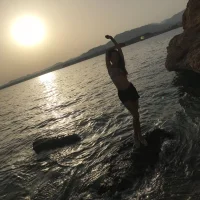 Niyara Poză de profil