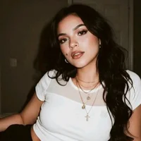 LunaVelveth__'s Avatar Pic