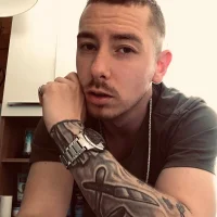 Simonshake1's Profile Pic