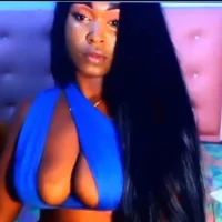 AlessandraGolds's Profile Pic