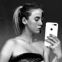 Alicefuckamg Φωτ, Προφίλ