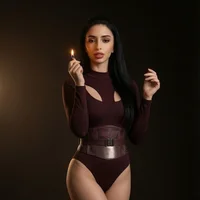 _YourSubmissive_ Φωτ, Προφίλ