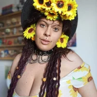 รูปโปรไฟล์ของ Dominique_Sunflower