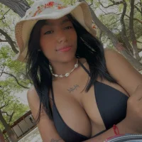 mia_dreams_1's Profile Pic