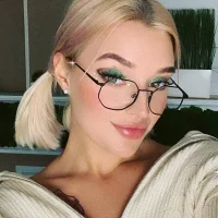 KourtneyMoore's Profile Pic