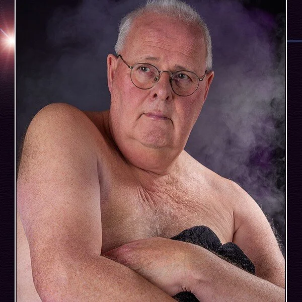 Exhib070 live cam profile