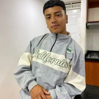 charlystar2's Profile Pic