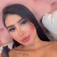 ValeBrown Adlı Modelin Avatarı