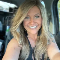 NikkiSunshineeee's Profile Pic