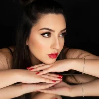 celesttee's Profile Pic