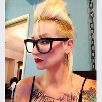 DaniDrake Φωτ, Προφίλ