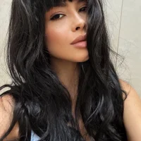 Laura-Marinovic's Profile Pic