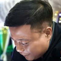 hoangthuc1982 Adlı Modelin Avatarı