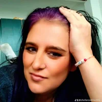 Radiant-Robyn's Profile Pic