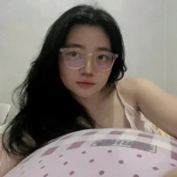 YasminMunir webcam model