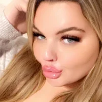 SweetLipsxo's Profile Pic