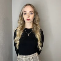 Gambar Profil ElizabethNash