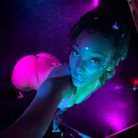Whitneycreams's Profile Pic