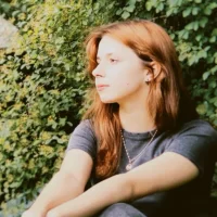 CwenConnett Φωτ, Προφίλ