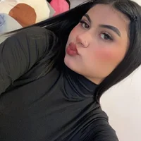 Mariana_pinkk19 model avatar