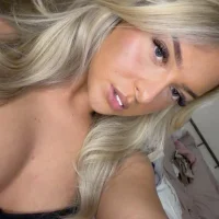 ArianaSin's Profile Pic