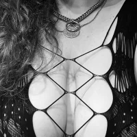 Justine_2s's Profile Pic