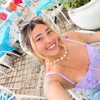 ManuelaVeeleez's Avatar Pic