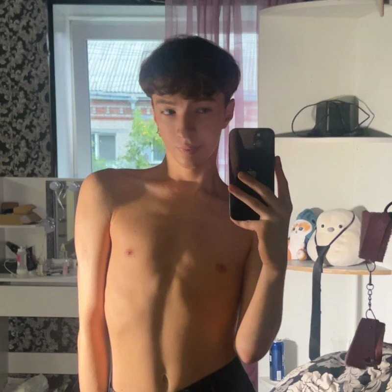 vogueslay profile photo