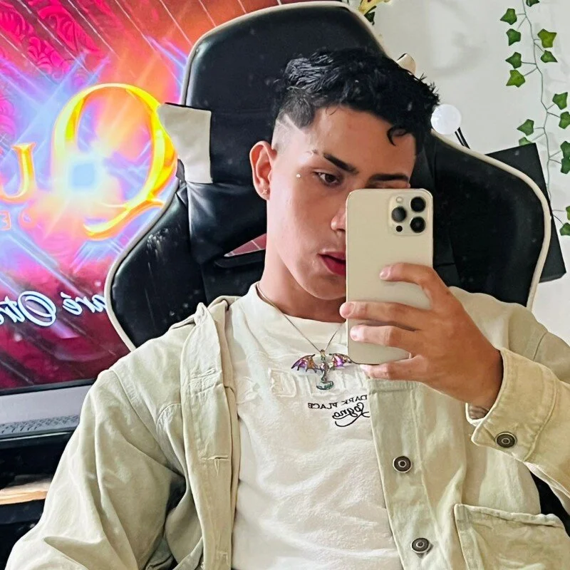 AlanNaughty live cam profile