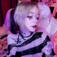 lollyshy__'s Avatar Photo