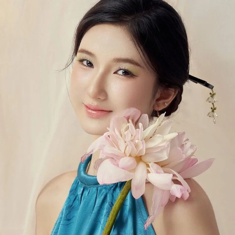 Rin-yiyi's nudes and profile