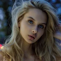 Velvessence Poză de profil