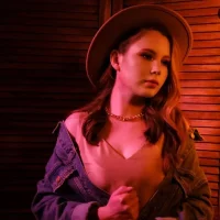 LynneCutsforth's Profile Pic