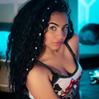 renatareyes_'s Profile Pic