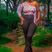 Slika avatara modela malaikamercylinner