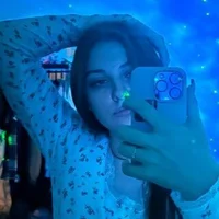 Dosya2034 Φωτ, Προφίλ