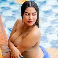Violettez_'s Profile Pic