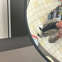 suckmeup79's Profile Pic