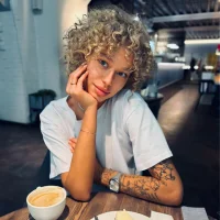 leyaaftermidnight: εικόνα άβαταρ