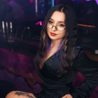 Ni_sia's Profile Pic