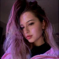 AlinaWalters' Avatar Pic