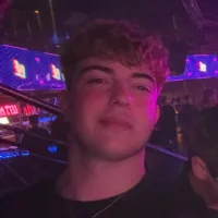 LilhugeeDick's Profile Pic