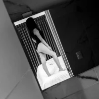 bombshell341 Adlı Modelin Avatarı