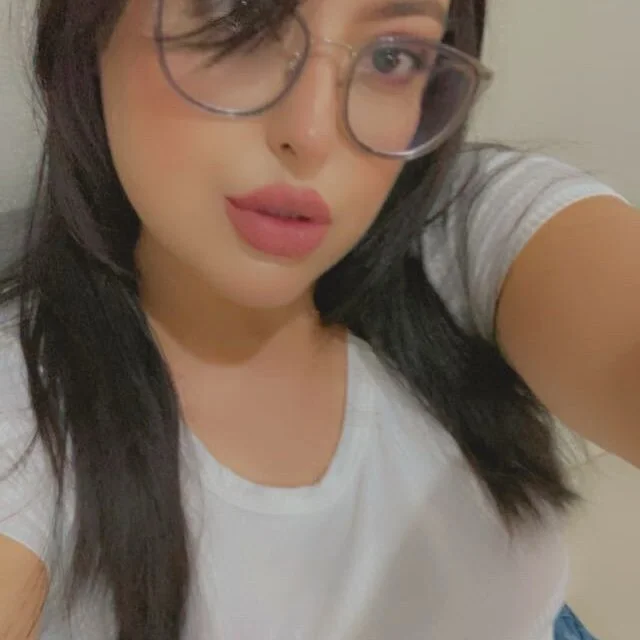 MileyGia live cam profile