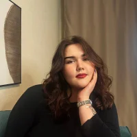 LayraSopis's Profile Pic