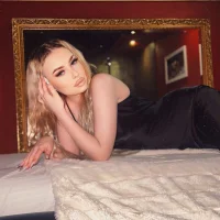 DovieVuong's Profile Pic