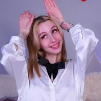 EugeniaEarl Φωτ, Προφίλ