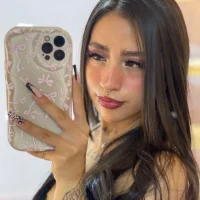 Abril_Velvet_a_ Gambar Avatar