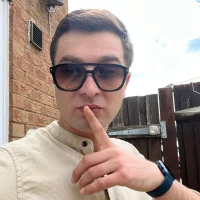 Vali29xx's Profile Pic